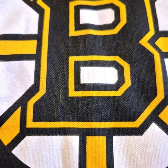 Boston Bruins women's juniors 7-9 medium gold long sleeved shirt 2 tiny flaws - Picture 2 of 8